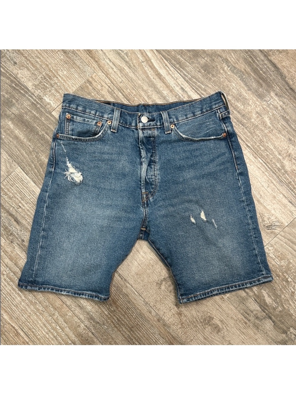 🖤 Vintage Levi's Distressed Blue Jean Shorts - Picture 2 of 7